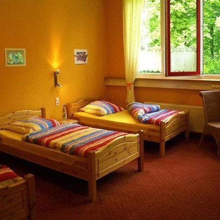 Econo Motel Goelzer بوخنبورن المظهر الخارجي الصورة