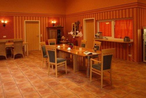 Econo Motel Goelzer بوخنبورن المظهر الخارجي الصورة