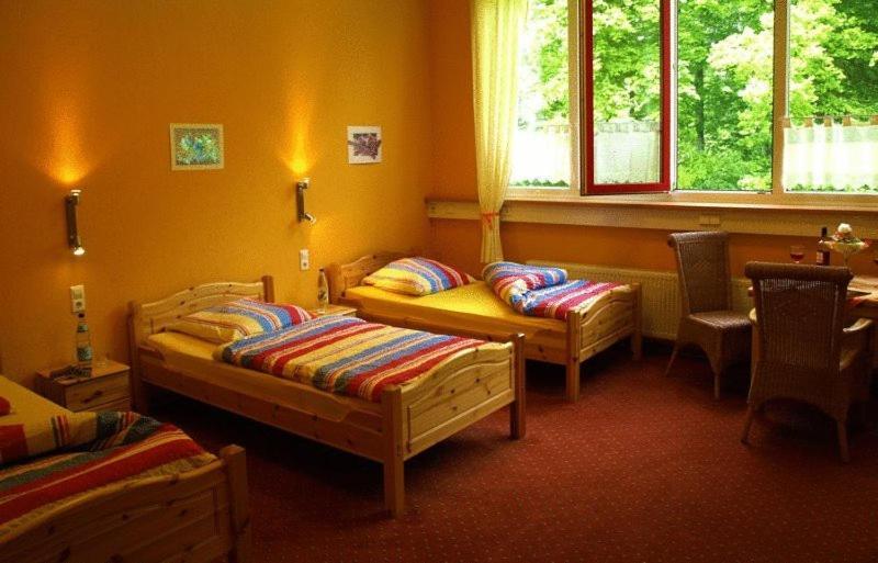 Econo Motel Goelzer بوخنبورن المظهر الخارجي الصورة