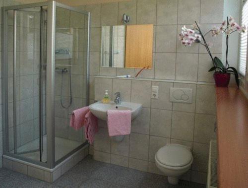 Econo Motel Goelzer بوخنبورن المظهر الخارجي الصورة