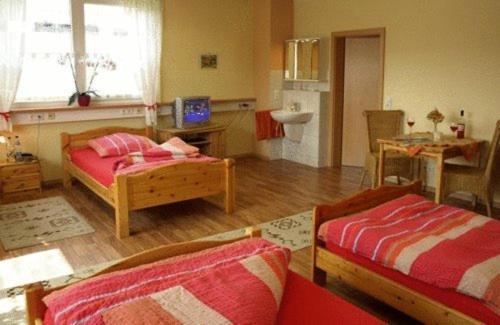 Econo Motel Goelzer بوخنبورن المظهر الخارجي الصورة